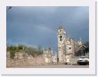 Iglesia Mosende con arco iris